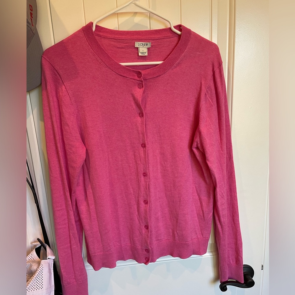 JCrew pink cardigan. No damage. In great condition!